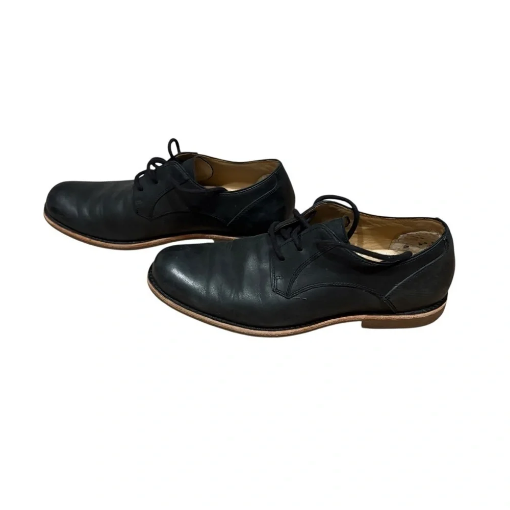 UGG Black Leather Oxfords — Brown Sole, Size 9.5 — 95 Views, Priced to Sell!